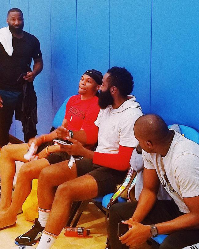 红黑相间的 红黑相间的