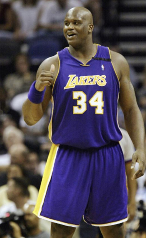 给莱万制造 给莱万制造